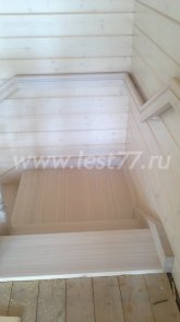 Светлая лестница из лиственницы Светлая лестница из лиственницы