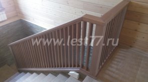 Светлая лестница из дуба Экстра Светлая лестница из дуба Экстра