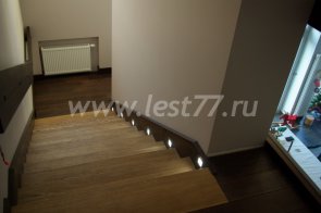 Лестница из дуба с подсветкой Лестница из дуба с подсветкой