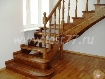Лестница из древесины бука 05-01