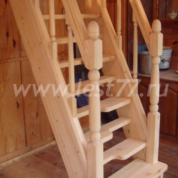 Компактная лестница из сосны с гусиным шагом 31-10