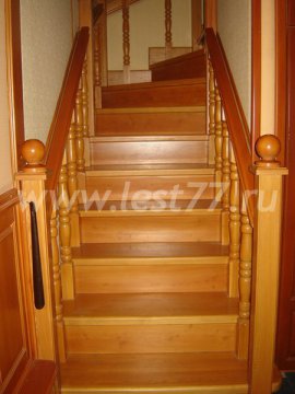 Деревянная лестница премиум класса 11-03
