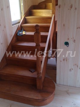 Компактная лестница с балясинами 21-19