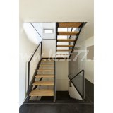 Малогабаритная лестница из лиственницы 02-16