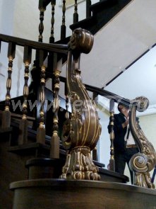 Поворотная лестница закрытого типа 21-26 Поворотная лестница закрытого типа 21-26