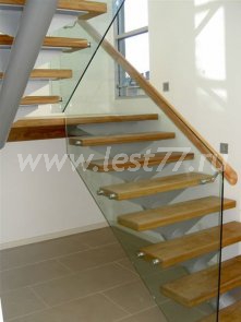 Лестница со стеклом на косоуре 37-10